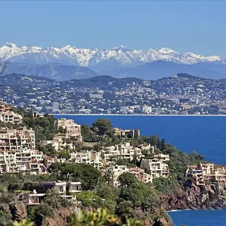 L'evasion Luxury Stunning Sea View - Swimming Pool - Parking Apartment *